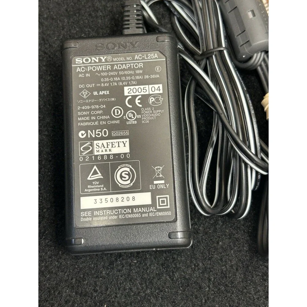 Sony Handycam DCR-DVD 203 DVD Camcorder 12x Optical Zoom with Accesories B-17